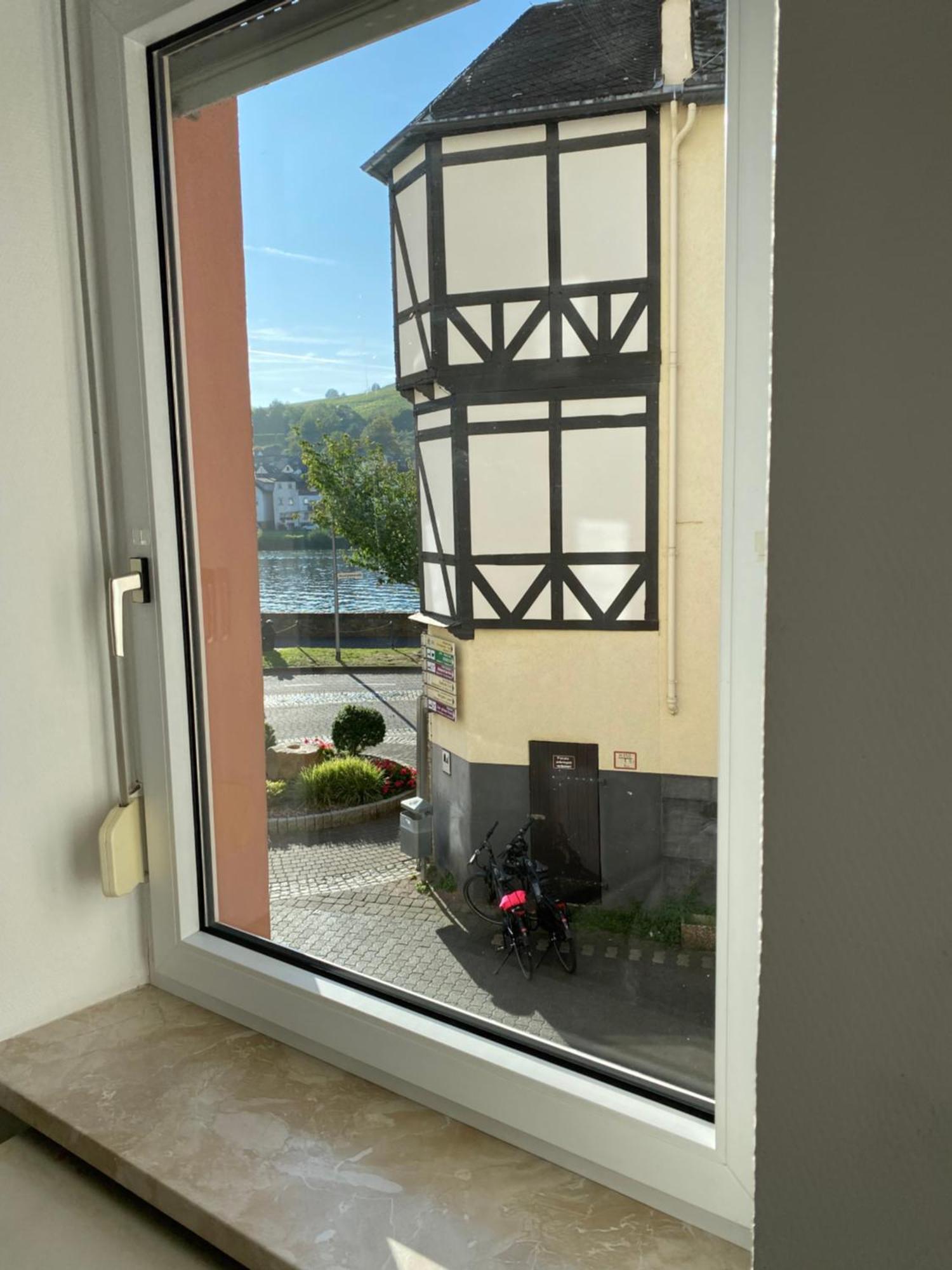 Ferienwohnung Zentral An Der Moselpromenade Zell Exterior foto